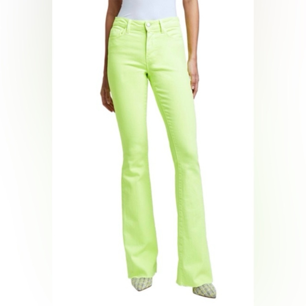 L'AGENCE- Bell High Rise Flare Jeans in Color Lemon Tonic. Size 32